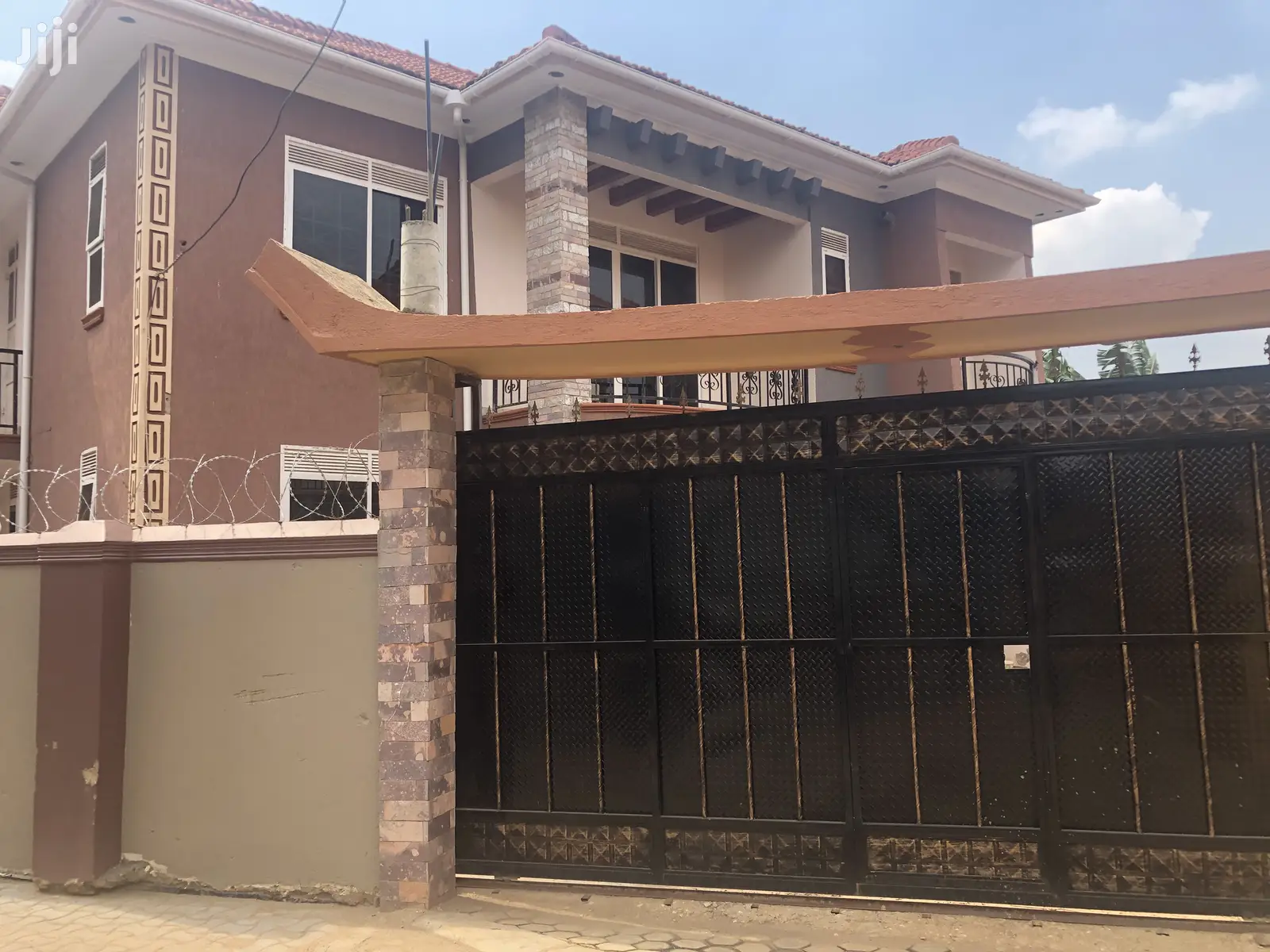 Six Bedrooms Mansion in Kira on Sell in Kampala
