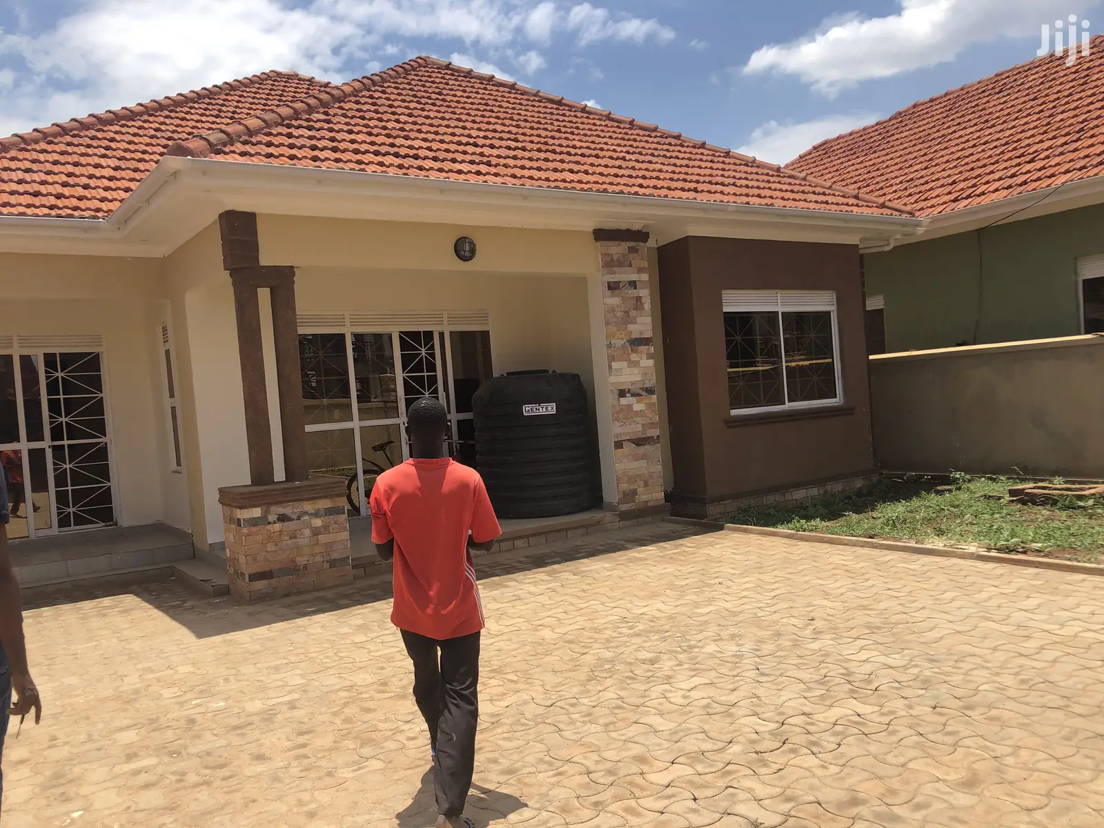 Pretty,Kira Posh Bungalow on Sell in Tarmack Neighborhood in Kampala
