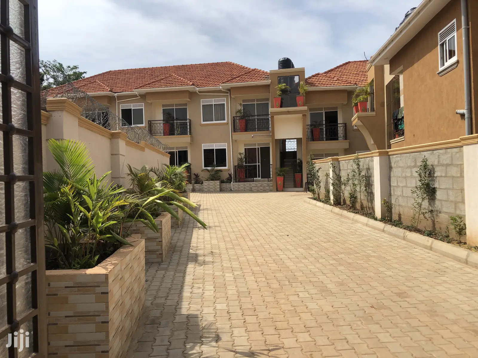 Apartment Complex in Kisaasi on Sell in Kampala