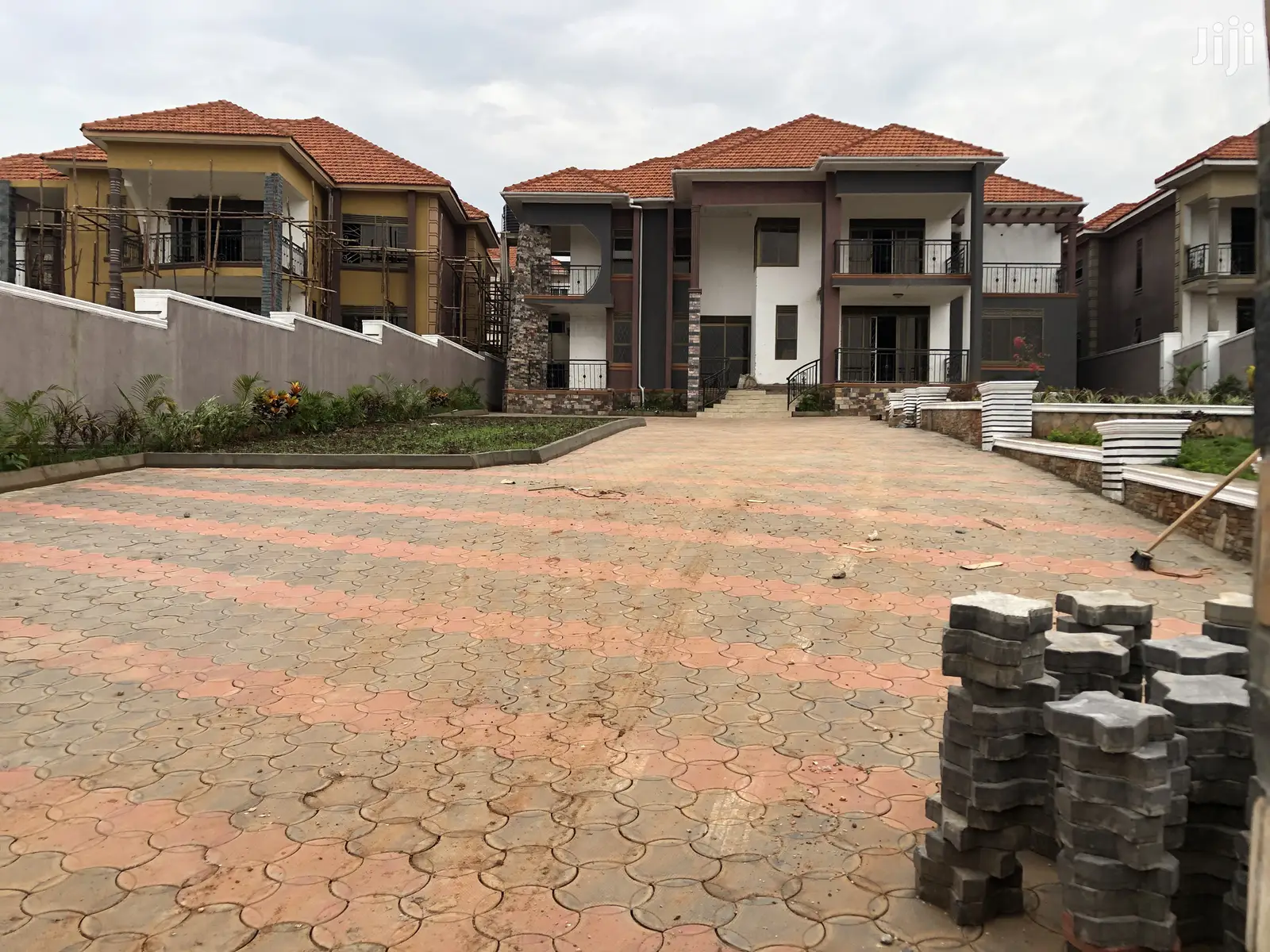 7 Bedroom Mansion In Ntinda Kiwatule For Sale in Kampala