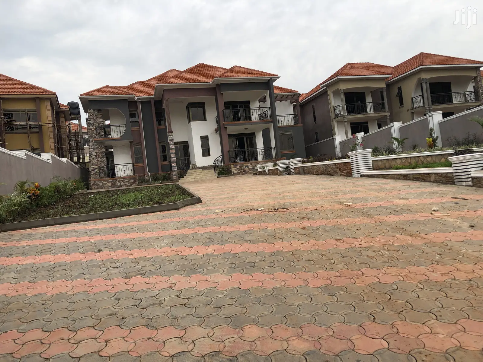 7 Bedroom Mansion In Ntinda Kiwatule For Sale in Kampala