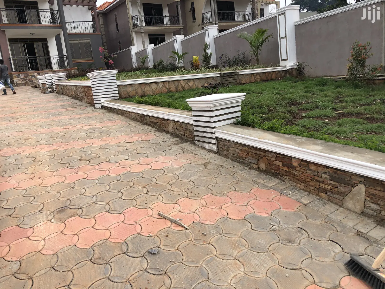 7 Bedroom Mansion In Ntinda Kiwatule For Sale in Kampala
