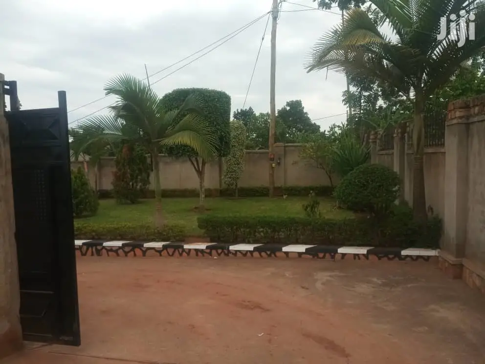 Namugongo 25 Decimals House on Sell in Kampala