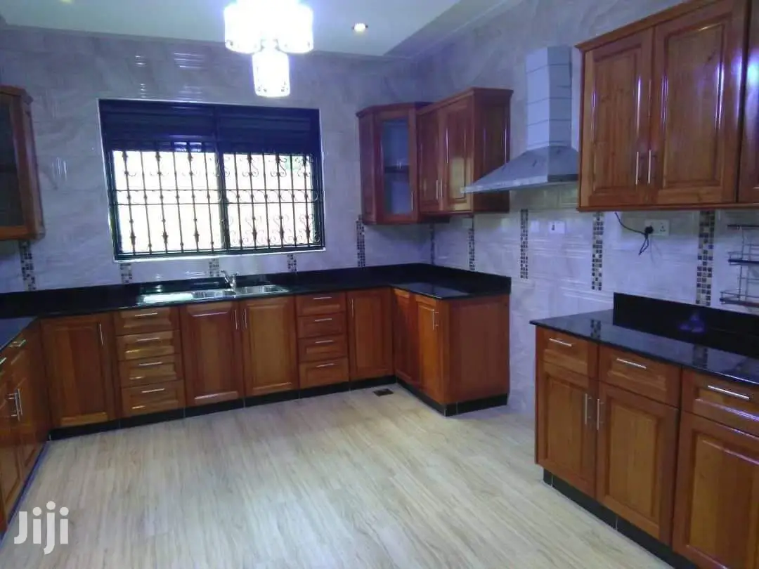 Bunga Lake View Mansion on Sell in Kampala