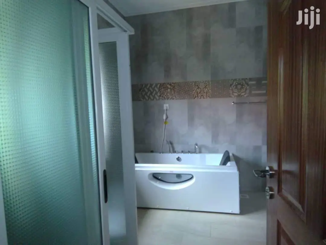 Bunga Lake View Mansion on Sell in Kampala