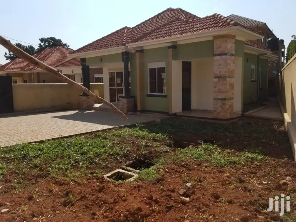 Kira Stunning New Bungaloo in Tarmacked Neighborhood on Sell in Kampala