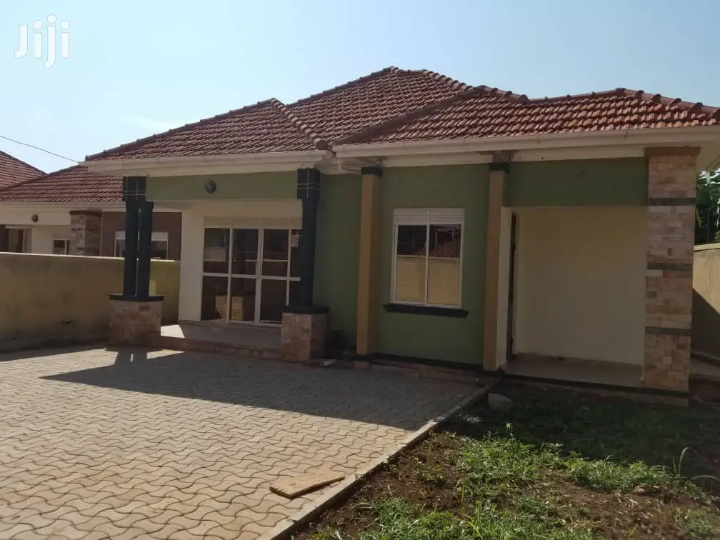 Kira Stunning New Bungaloo in Tarmacked Neighborhood on Sell in Kampala