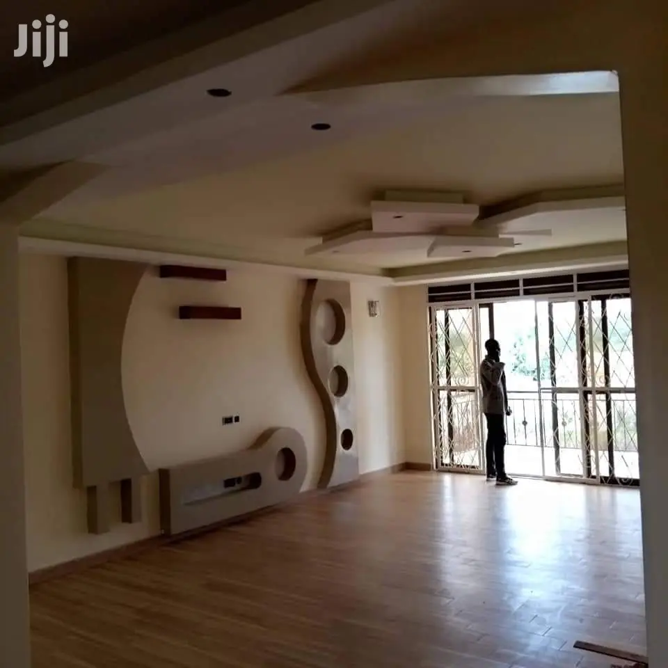 7 Bedroom Mansion In Kiwatule For Sale in Kampala