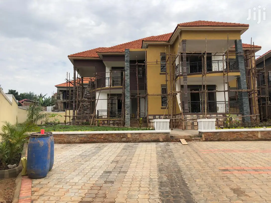 7 Bedroom Mansion In Kiwatule For Sale in Kampala