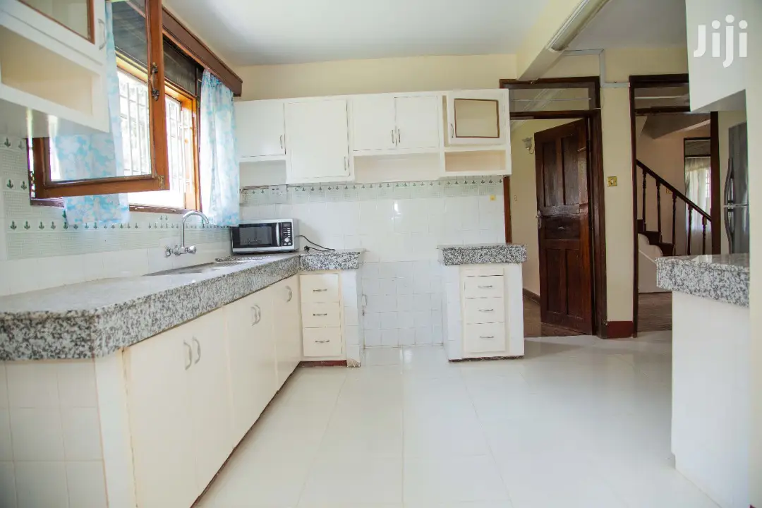 Spacious Prime Mashion in Kampala