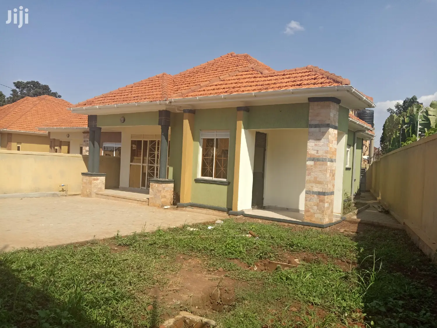 Kira Posh House in Tarmacked Neighborhood on Sell in Kampala