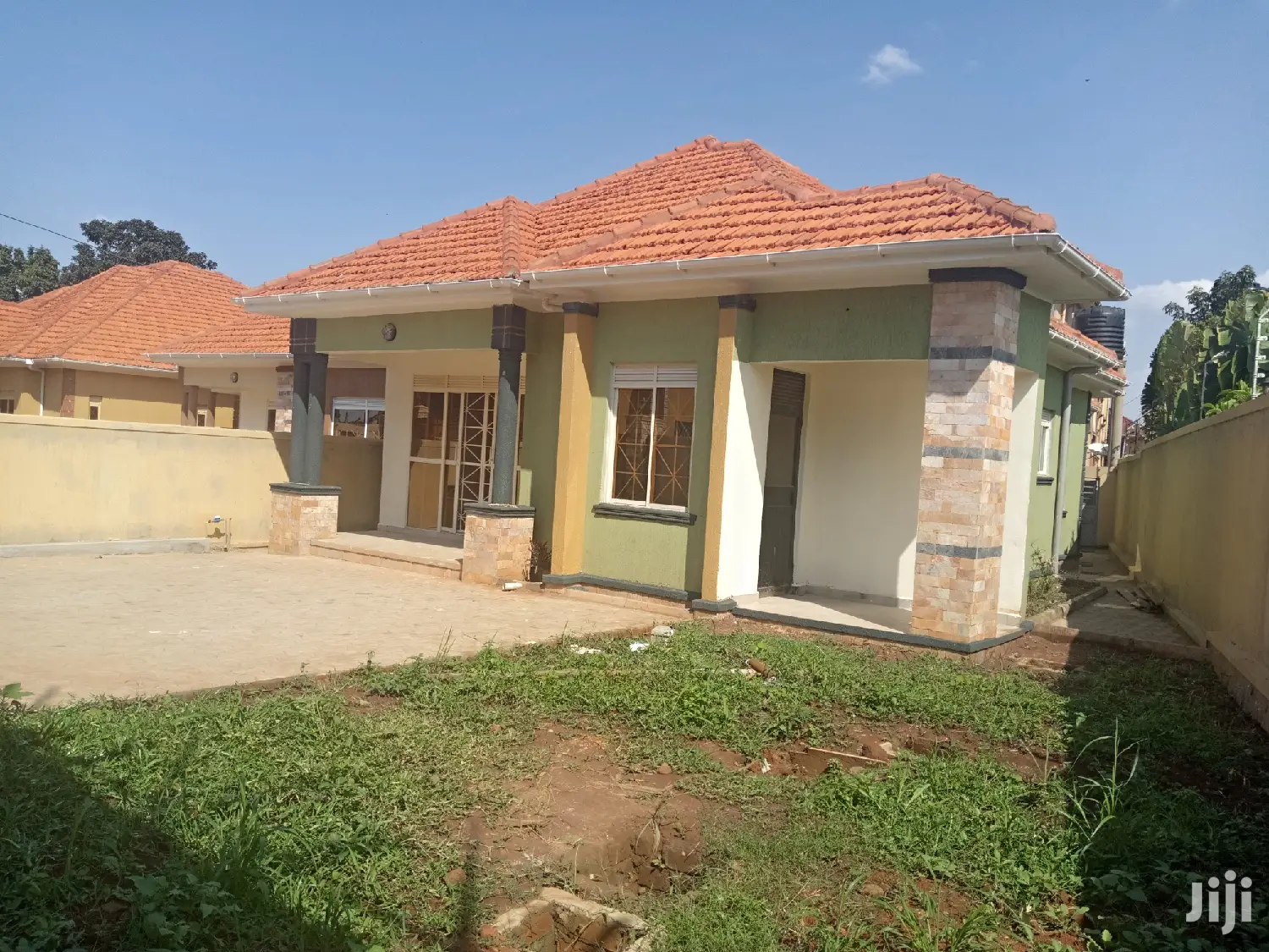 Kira Posh House in Tarmacked Neighborhood on Sell in Kampala