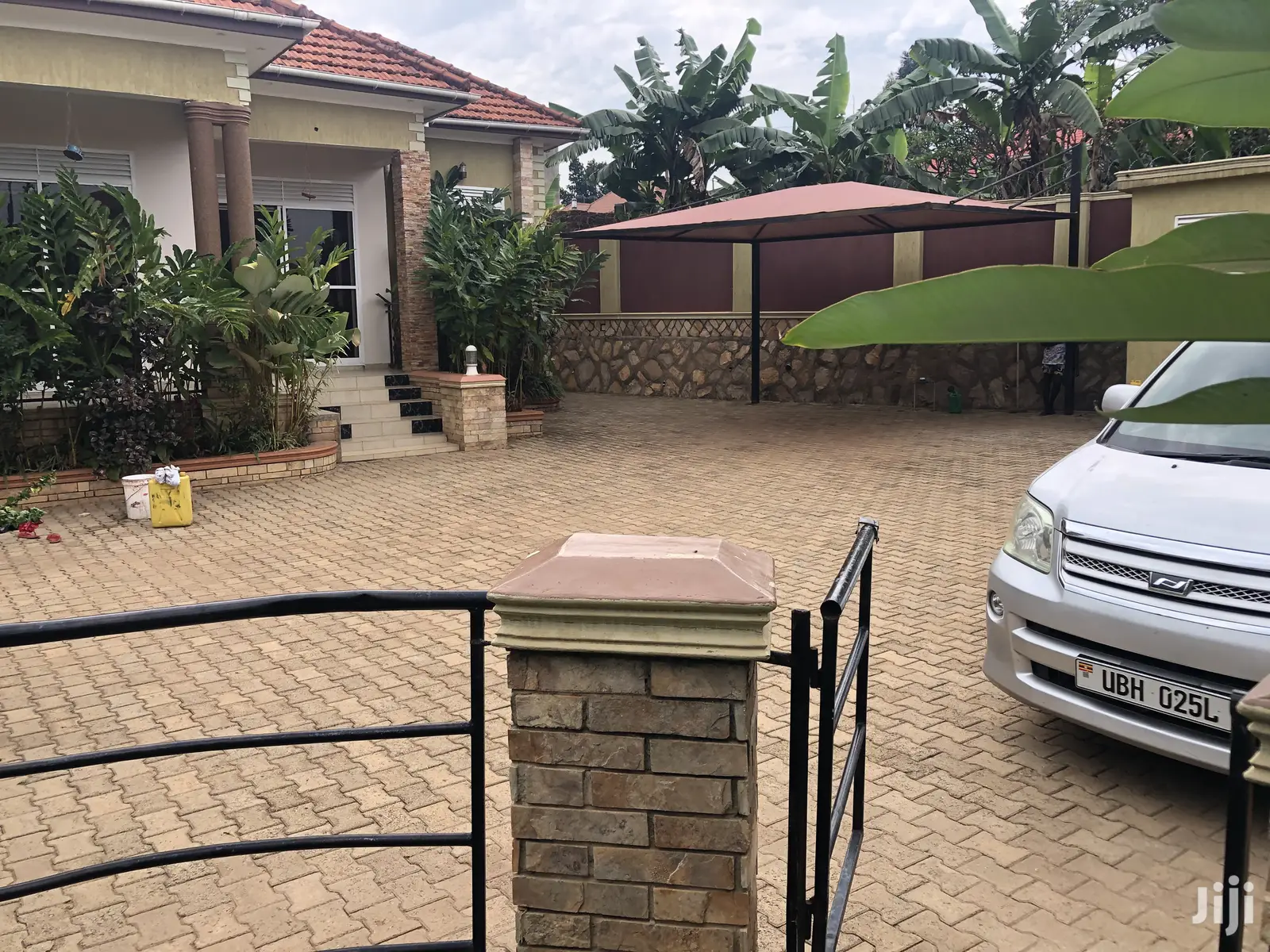 Kira Large Beautiful Home on Sell in Kampala