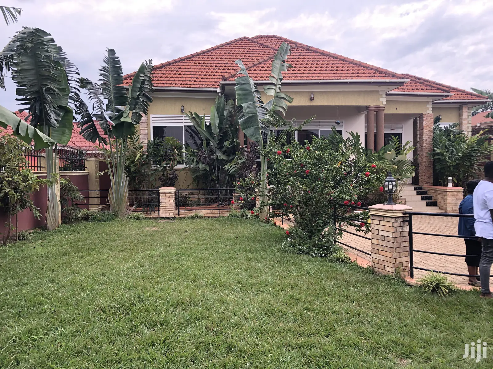 Kira Large Beautiful Home on Sell in Kampala