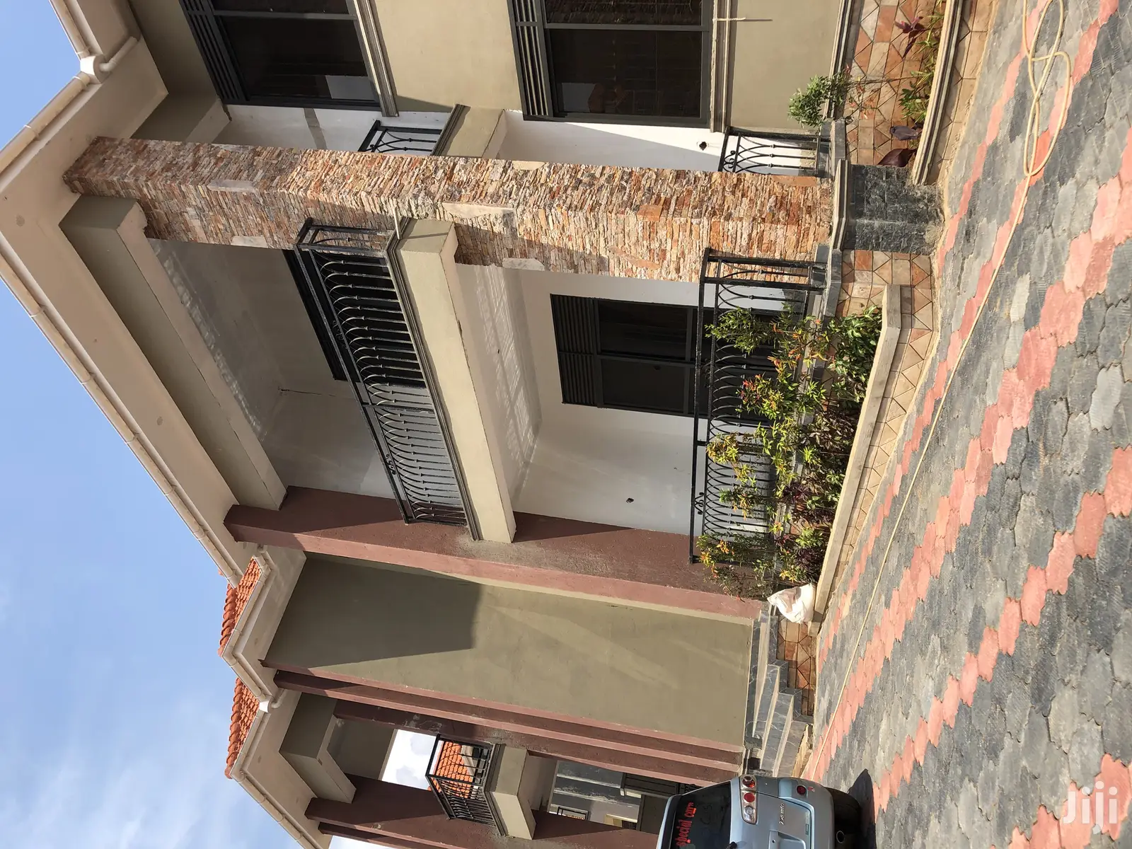 Naalya Six Bedrooms Castle on Sell in Kampala