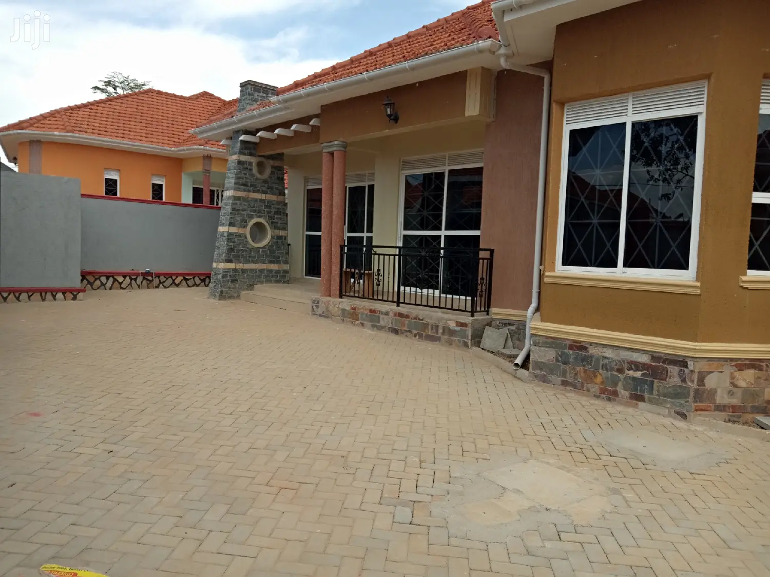 Kira Bungaloo on Sell in Kampala