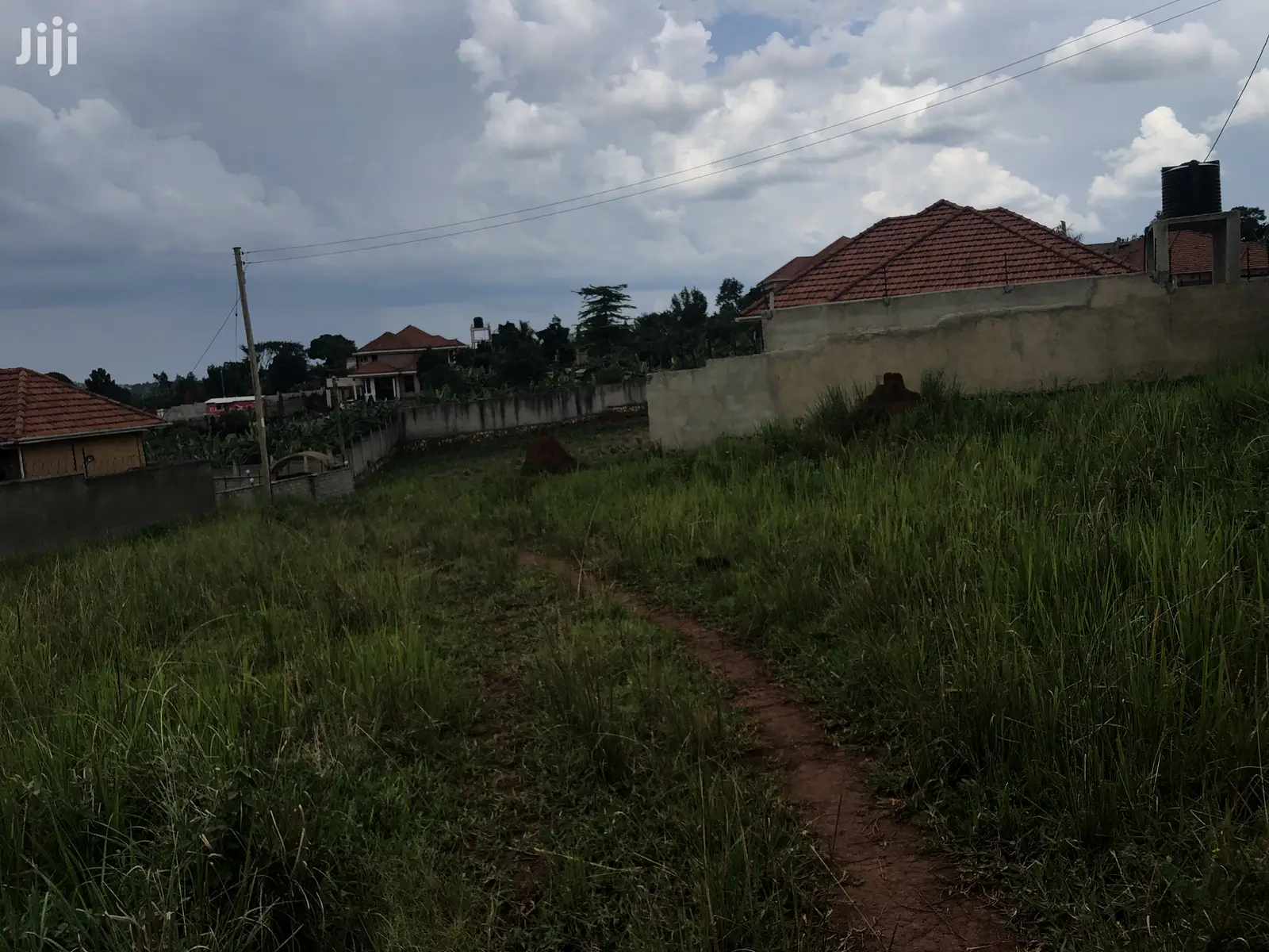 Kira Affordable Plot Near Tarmack on Sell in Kampala