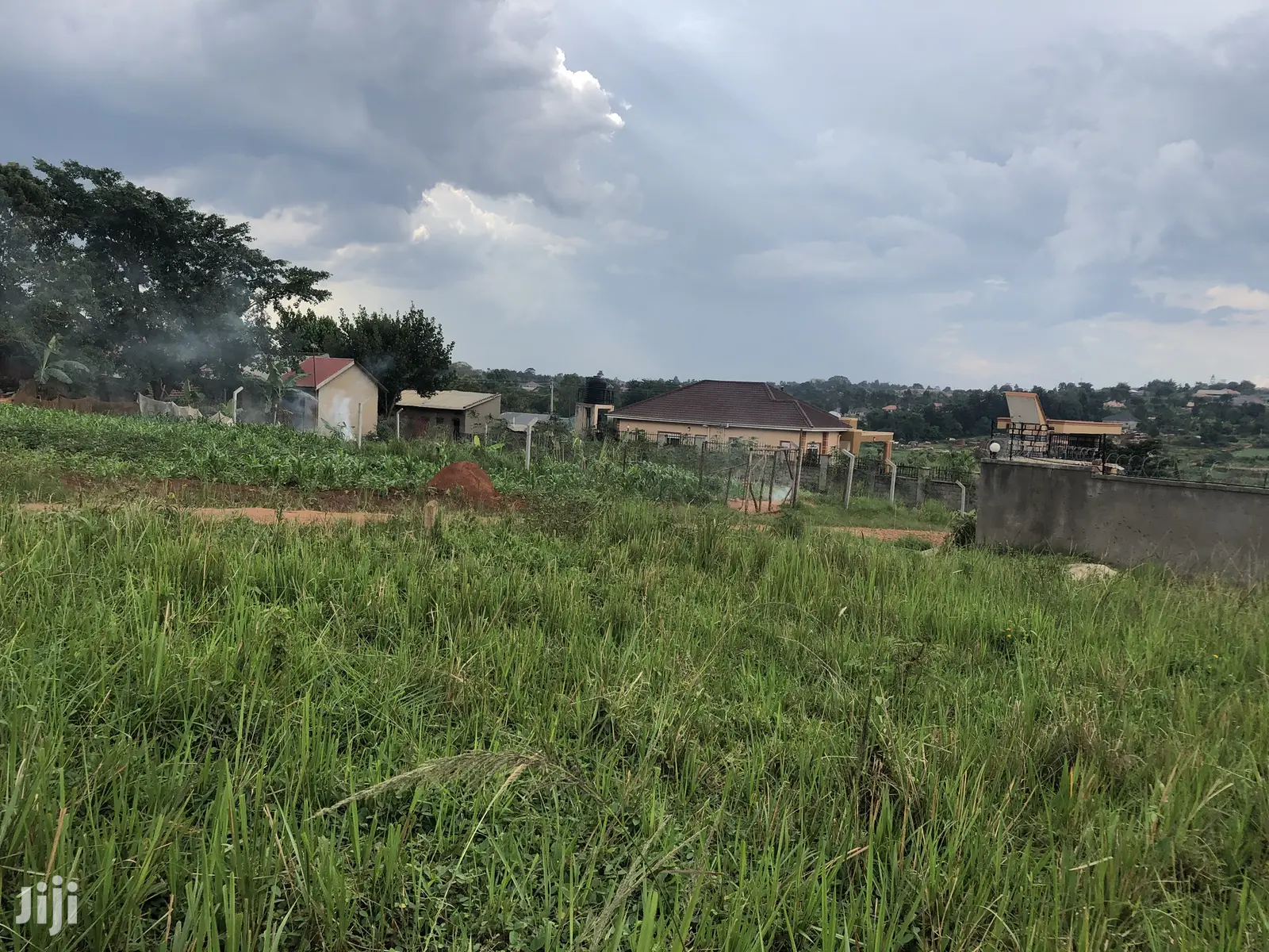 Kira Affordable Plot Near Tarmack on Sell in Kampala