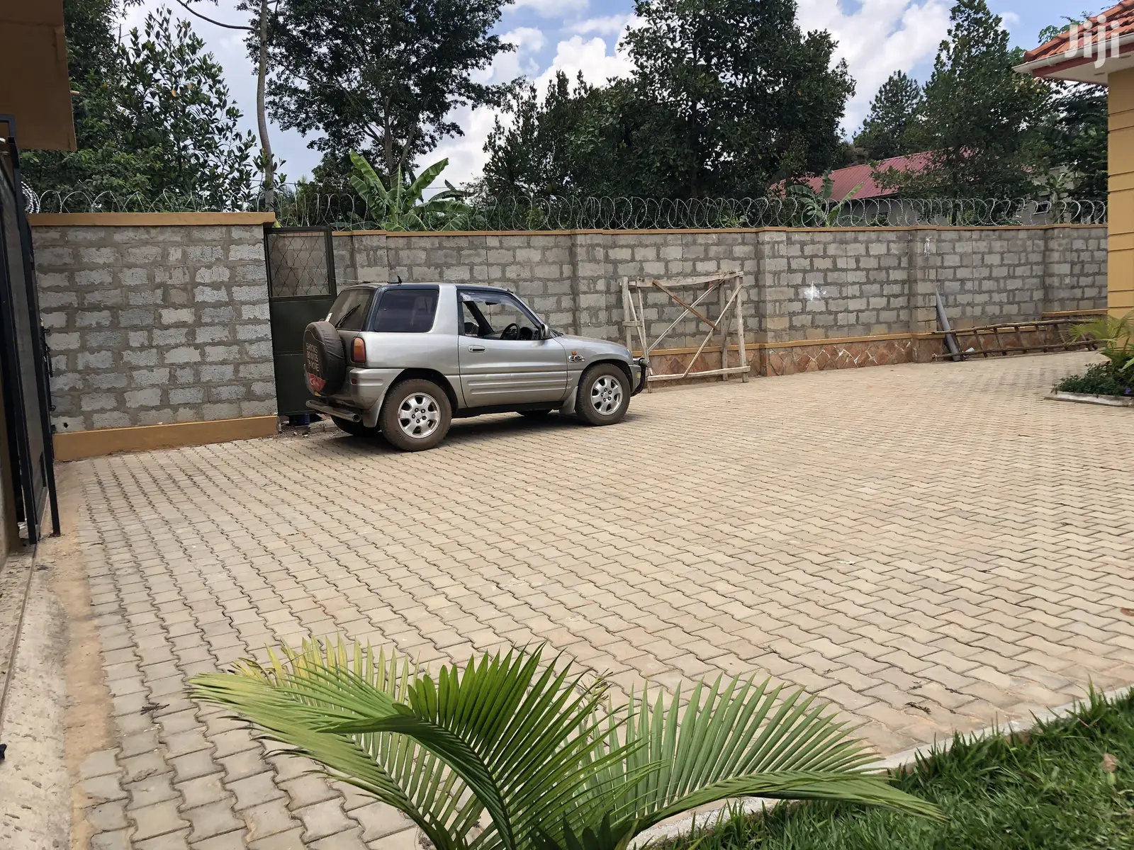 Palatial Bungalow in Kira for Sell in Kampala