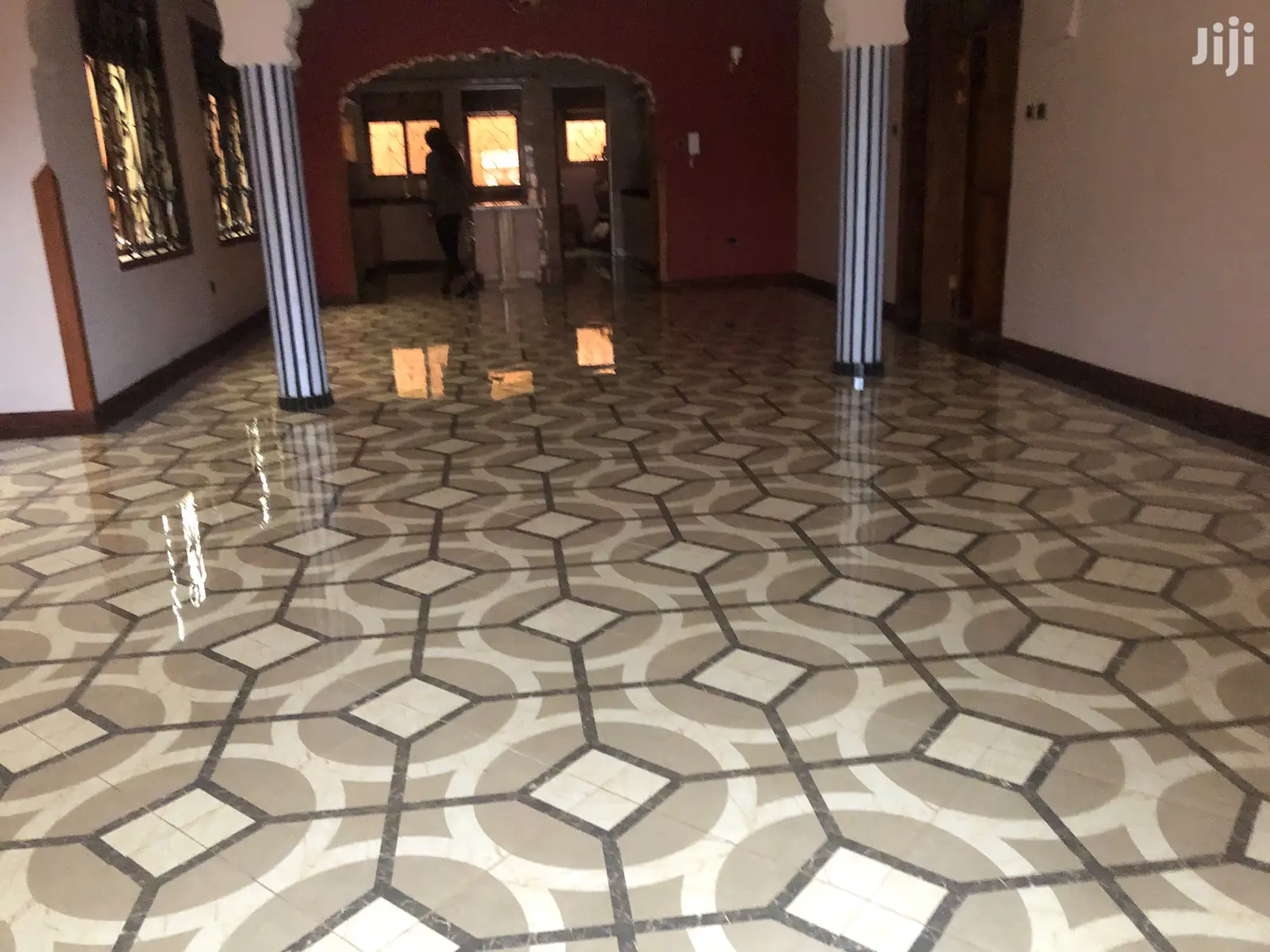 Mutungo Five Star Residential Bungalow on Sale in Kampala