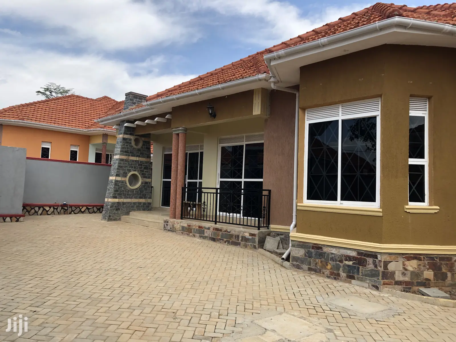 Kiira Award Winning Bungaloo on Sell in Kampala