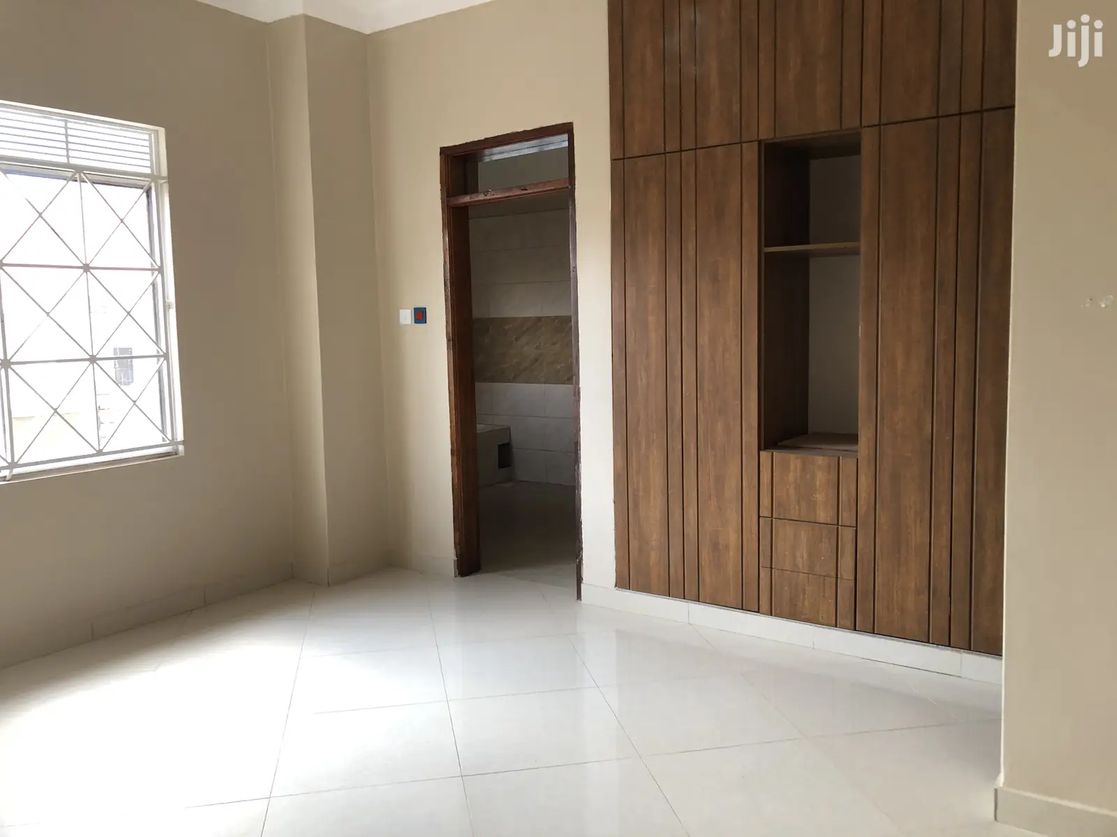 Kiira Nice Bungaloo On Sell in Kampala
