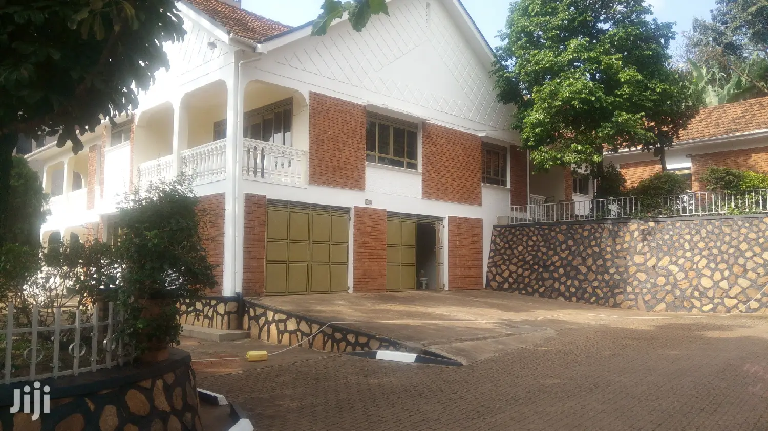 5 Bedroom Mansion In Ntinda For Rent in Kampala