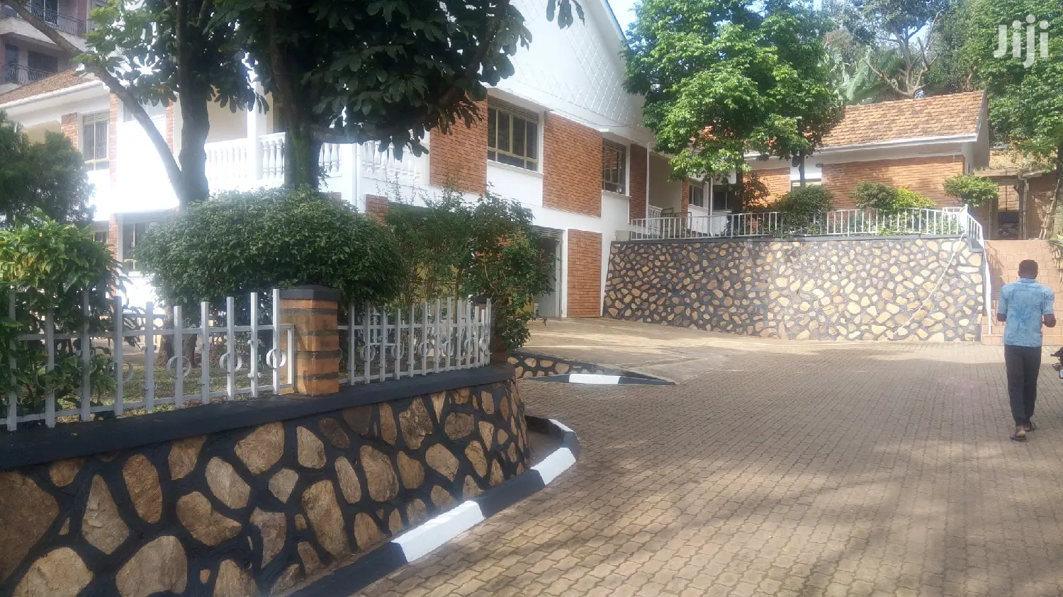 5 Bedroom Mansion In Ntinda For Rent in Kampala