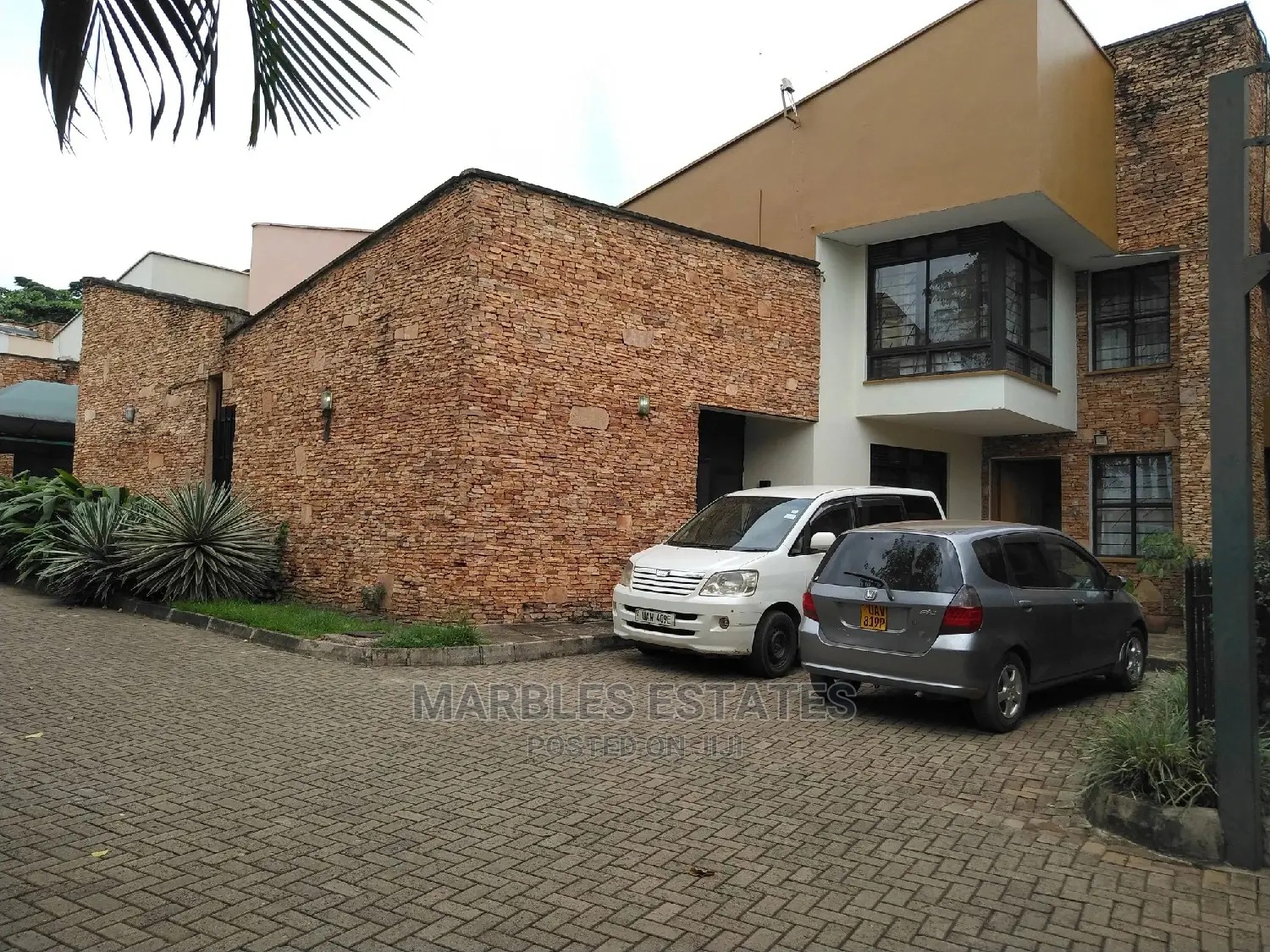 5 Bedrooms Town House For Rent In Kololo in Kampala