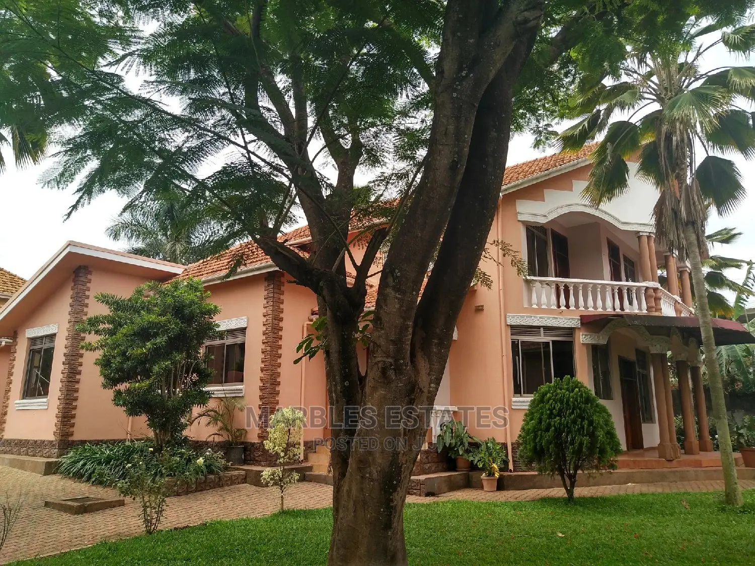 7 Bedrooms House For Rent Near Lugogo In Naguru in Kampala
