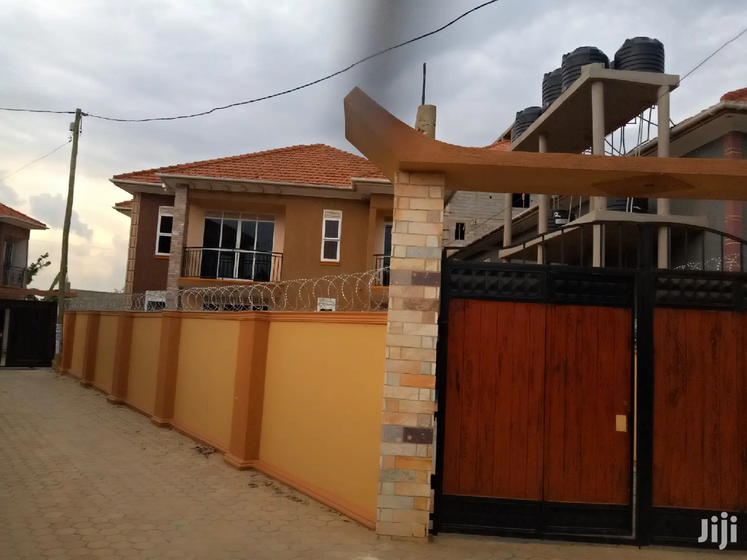 Kiira Posh 6 Bedrooms Mansion on Sale in Kampala