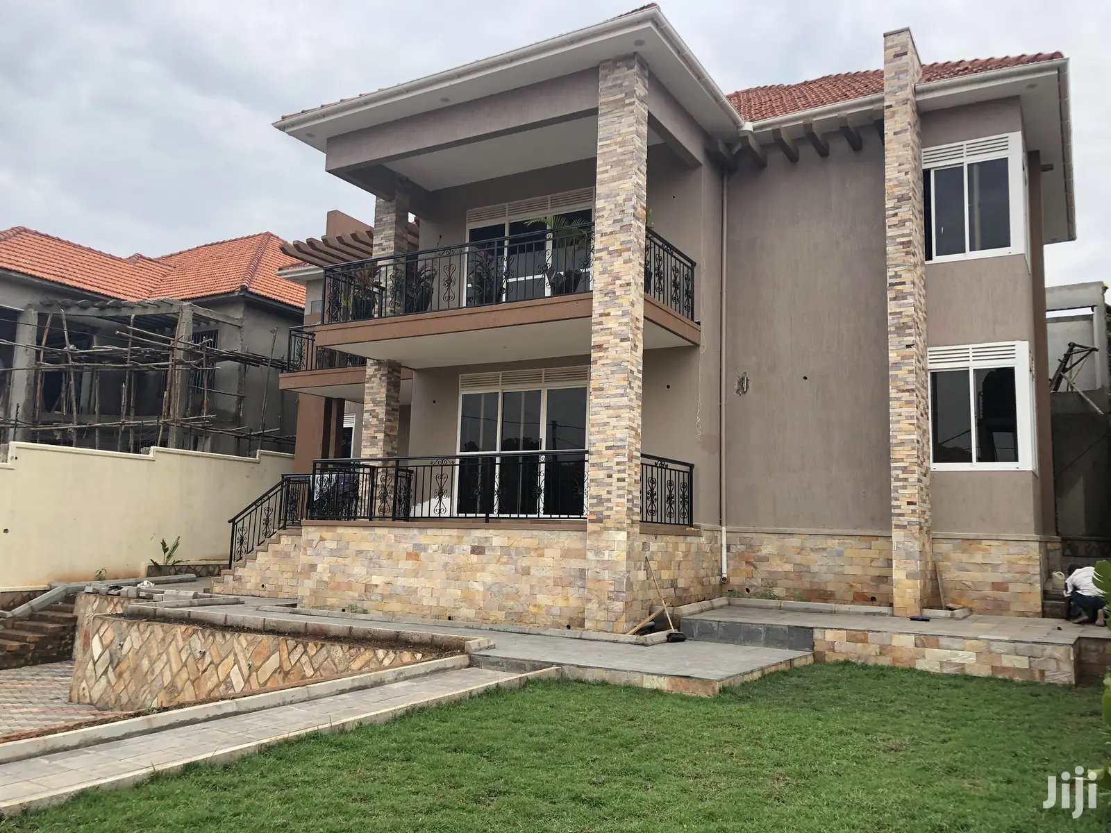 Kiwatule Bidandi Estate Mansion On Sell in Kampala