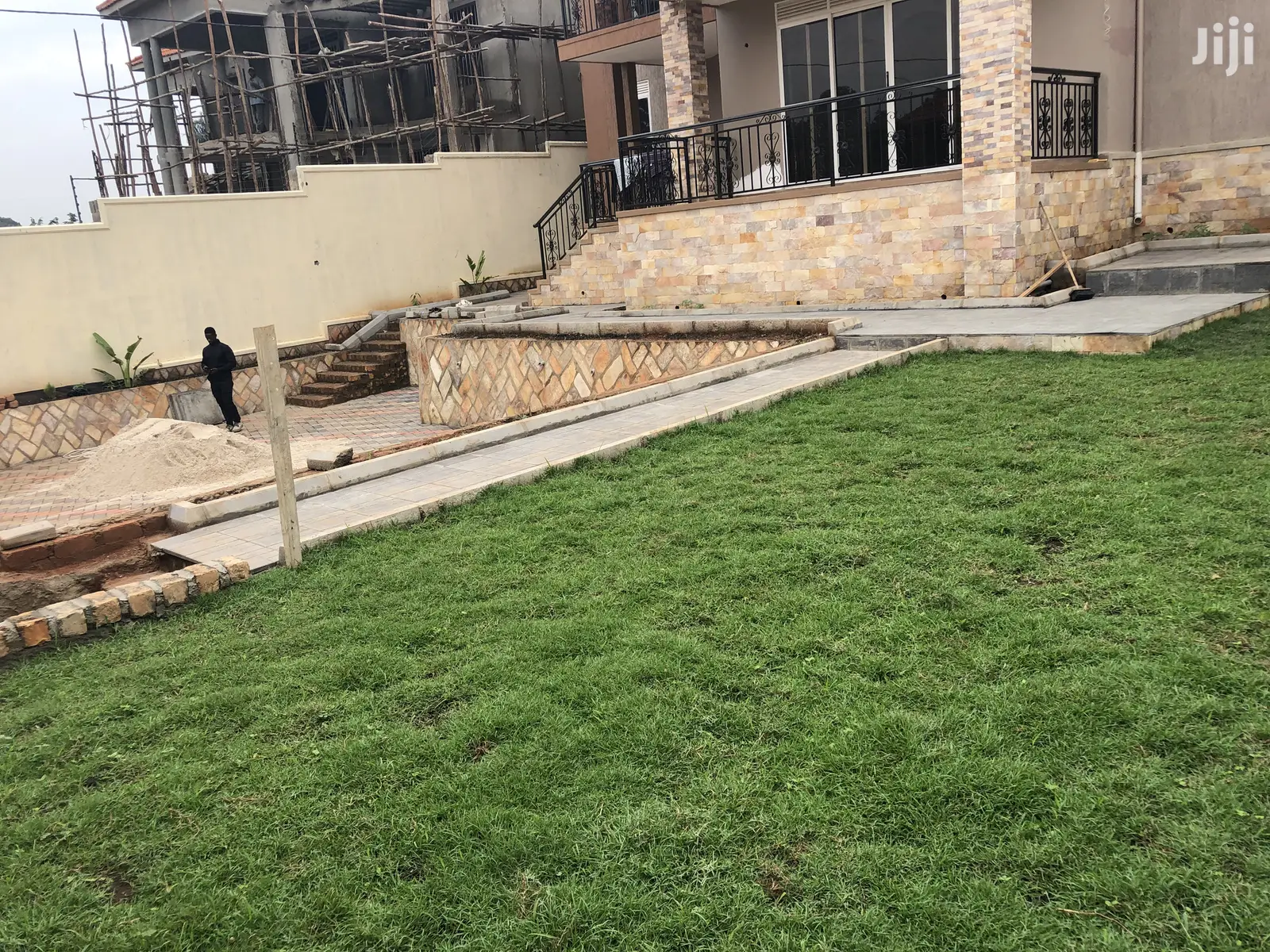Kiwatule Bidandi Estate Mansion On Sell in Kampala