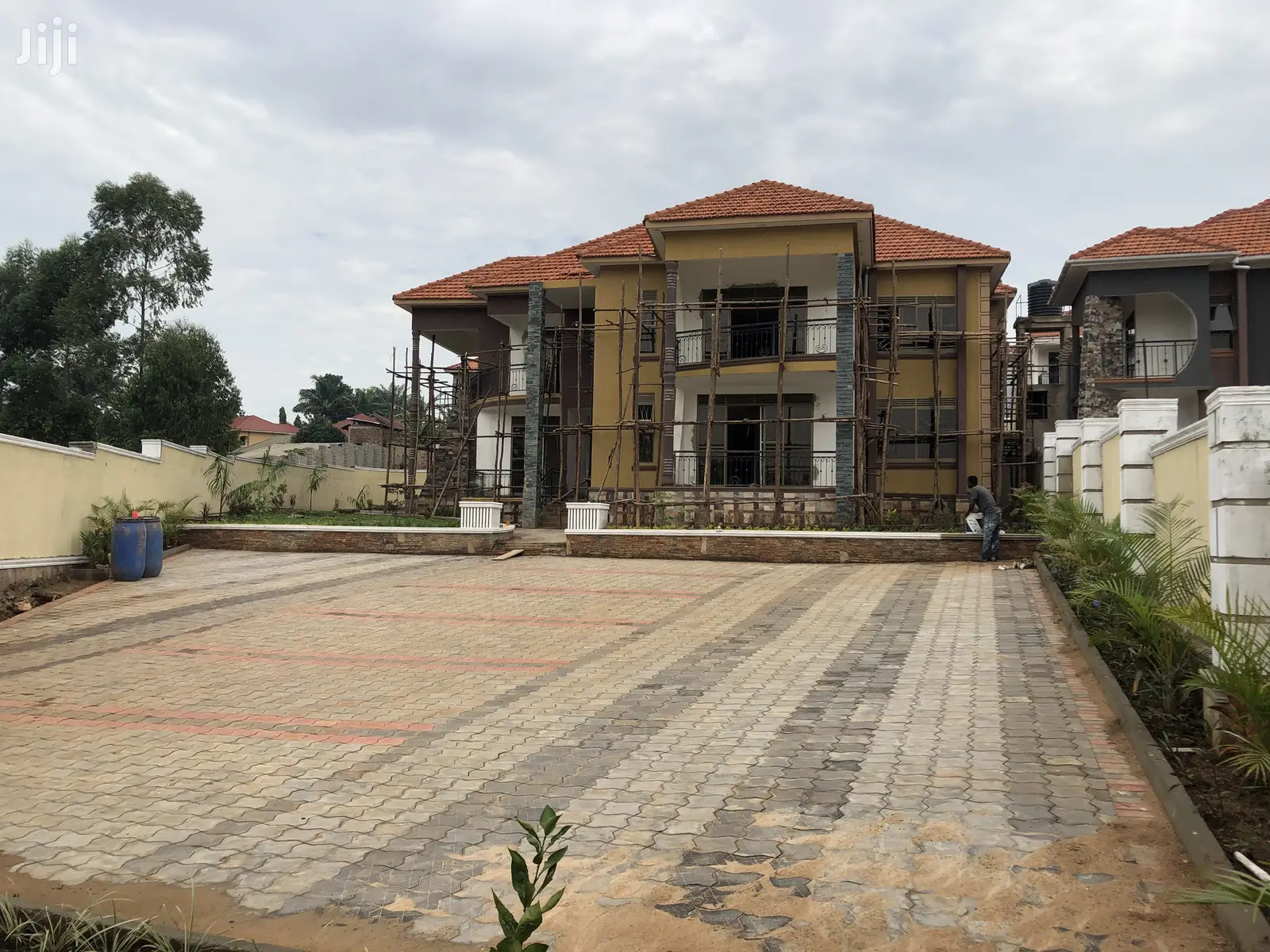 Kiwature Gigantic Mansion On Sell in Kampala