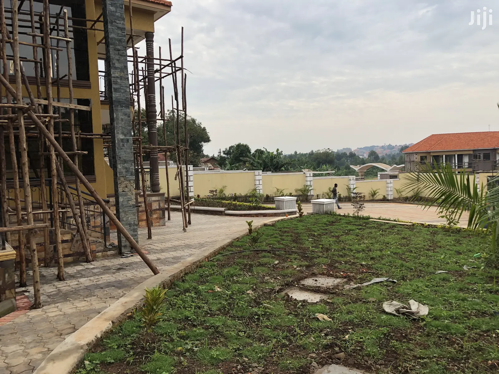 Kiwature Gigantic Mansion On Sell in Kampala