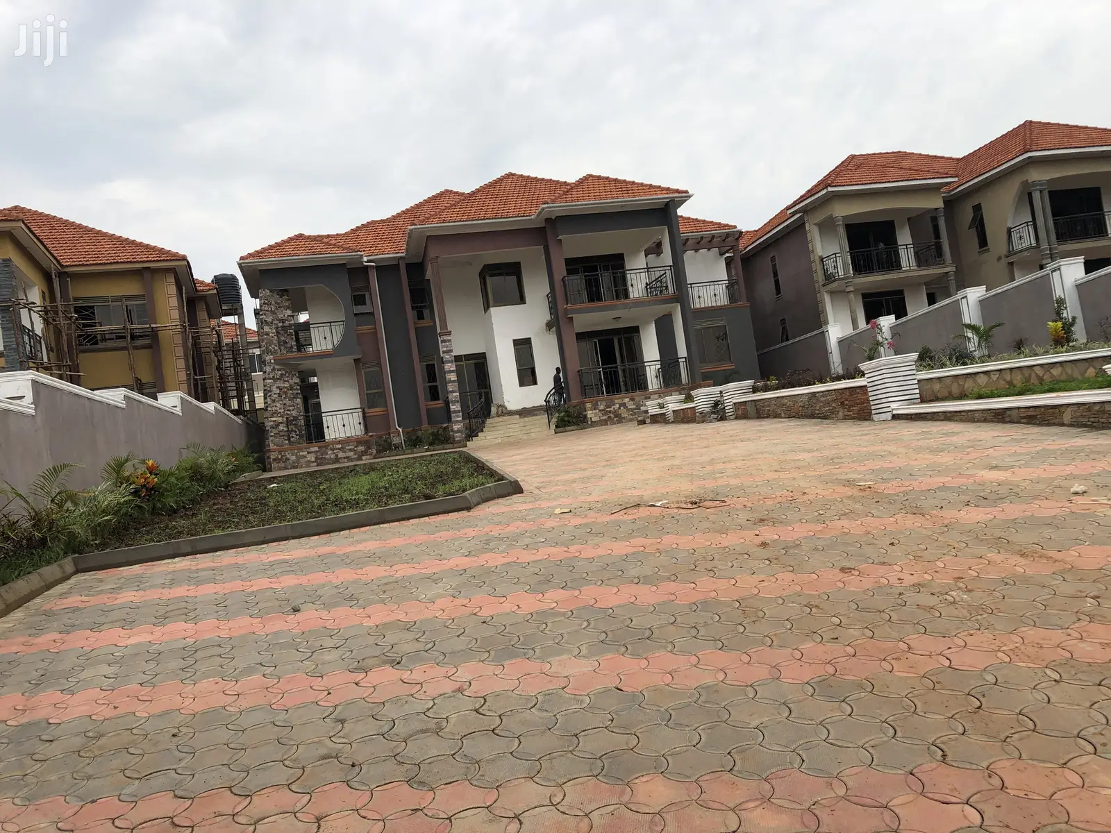Corporate Mansion In Kiwatule On Sale in Kampala
