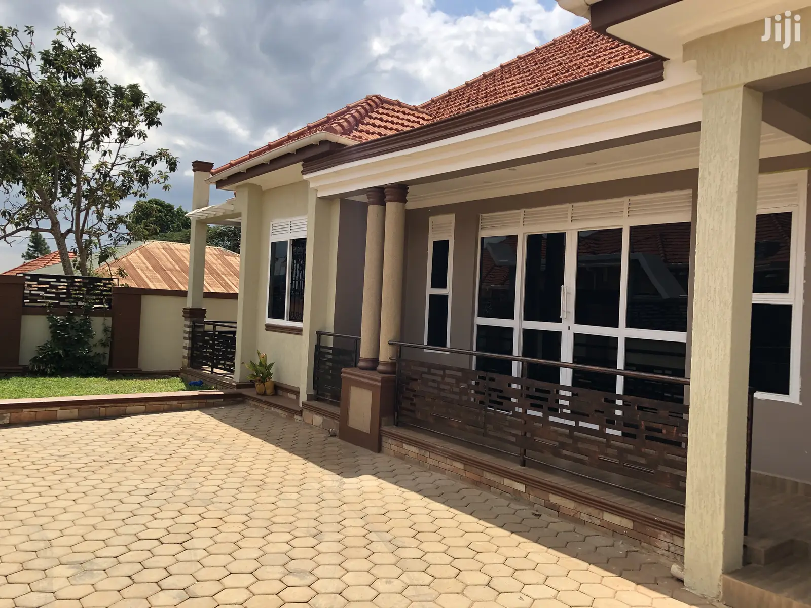 Kira Mamerito Road Pretty Bungalow on Sell in Kampala