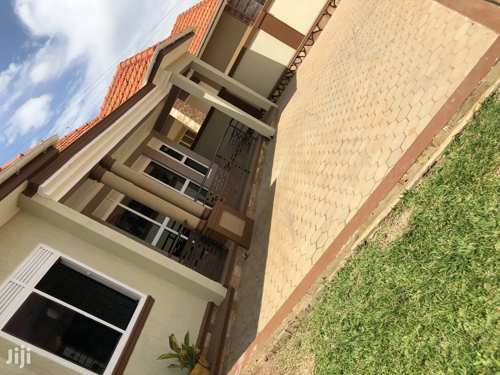 Kira Mamerito Road Pretty Bungalow on Sell in Kampala