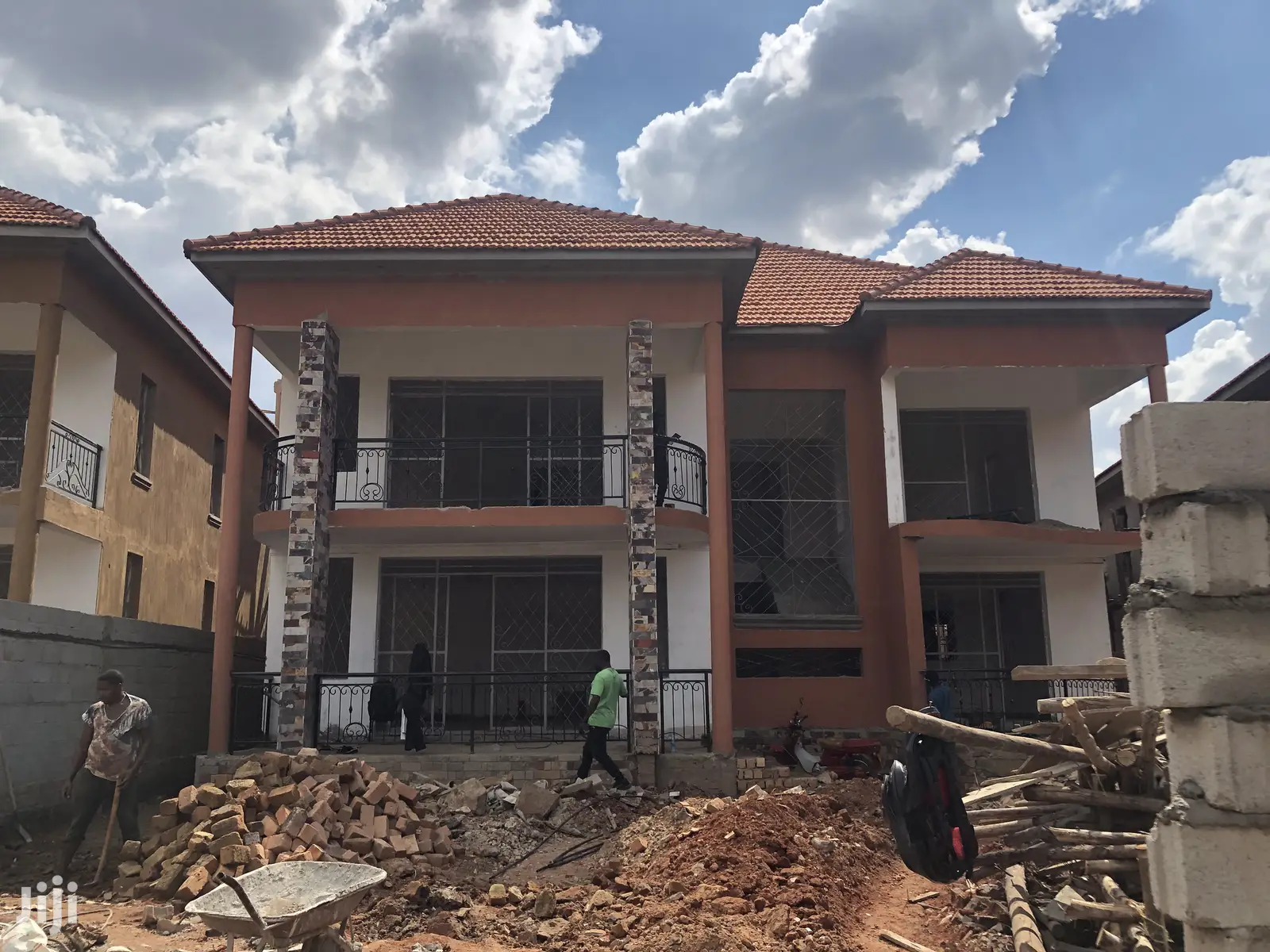 Corporate Six Bedroom Mansion in Kira for Sell in Kampala