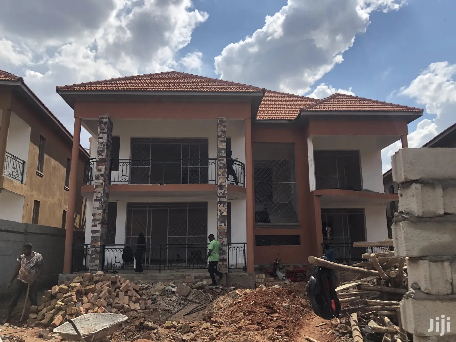 Corporate Six Bedroom Mansion in Kira for Sell in Kampala
