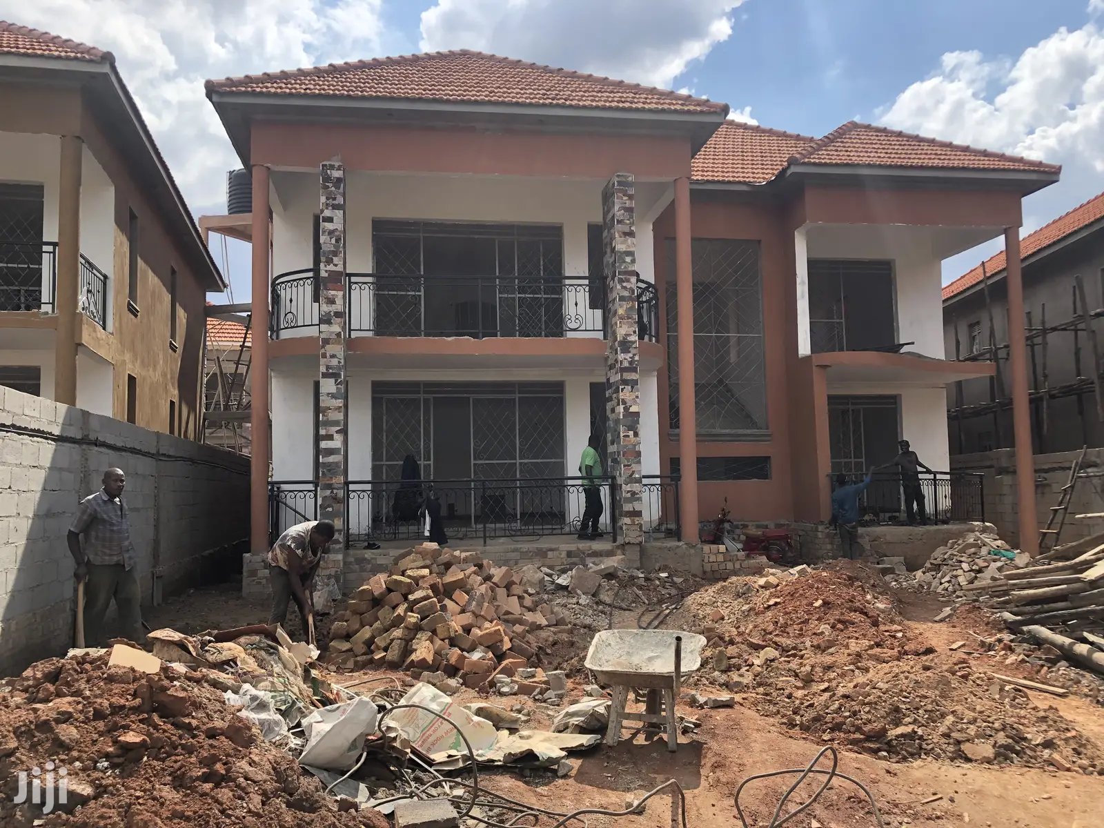 Corporate Six Bedroom Mansion in Kira for Sell in Kampala