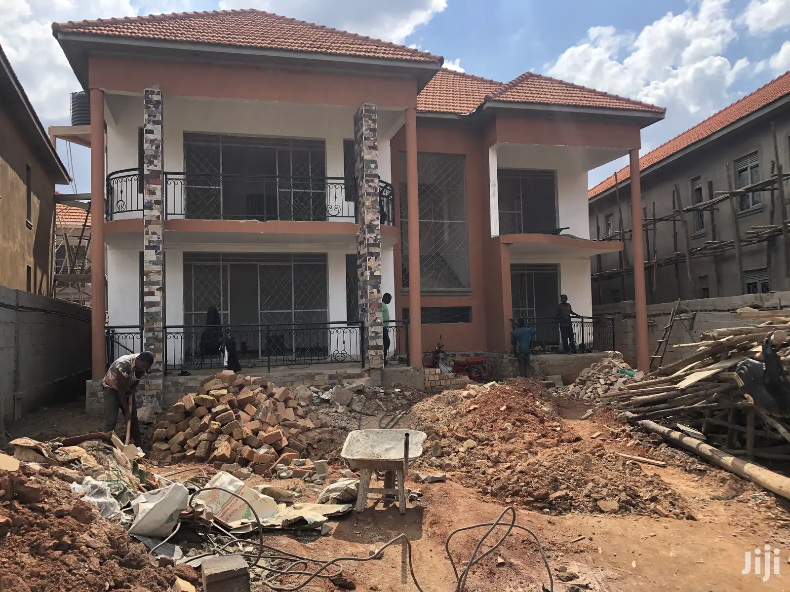 Corporate Six Bedroom Mansion in Kira for Sell in Kampala