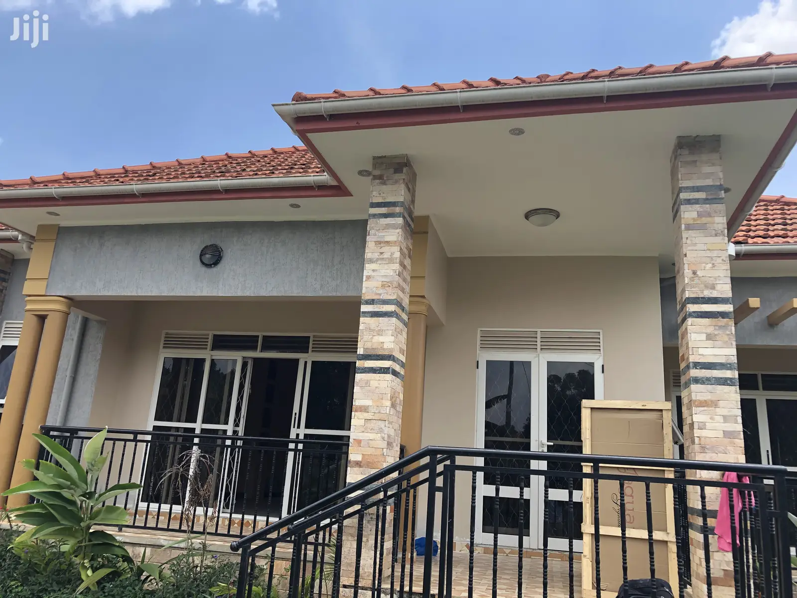 Kiira Lovely Mansion With Four Bedrooms on Sell in Kampala