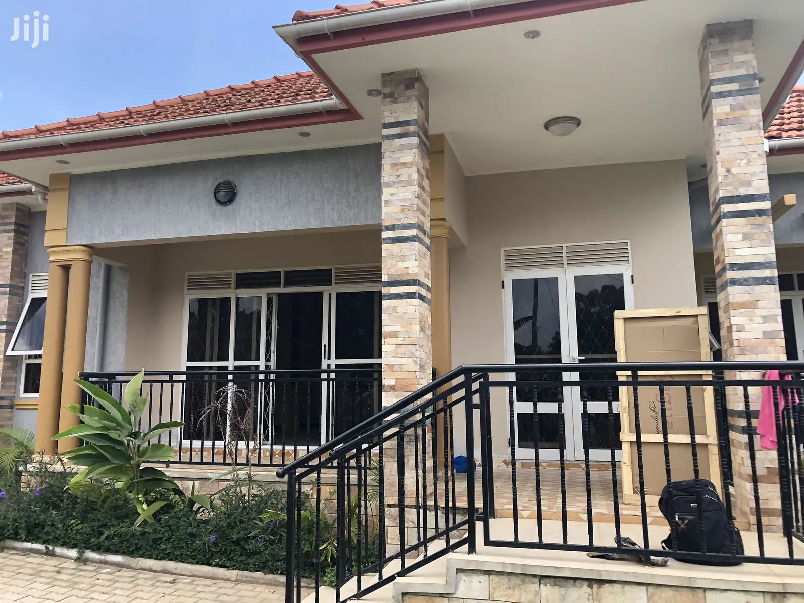 Kiira Lovely Mansion With Four Bedrooms on Sell in Kampala