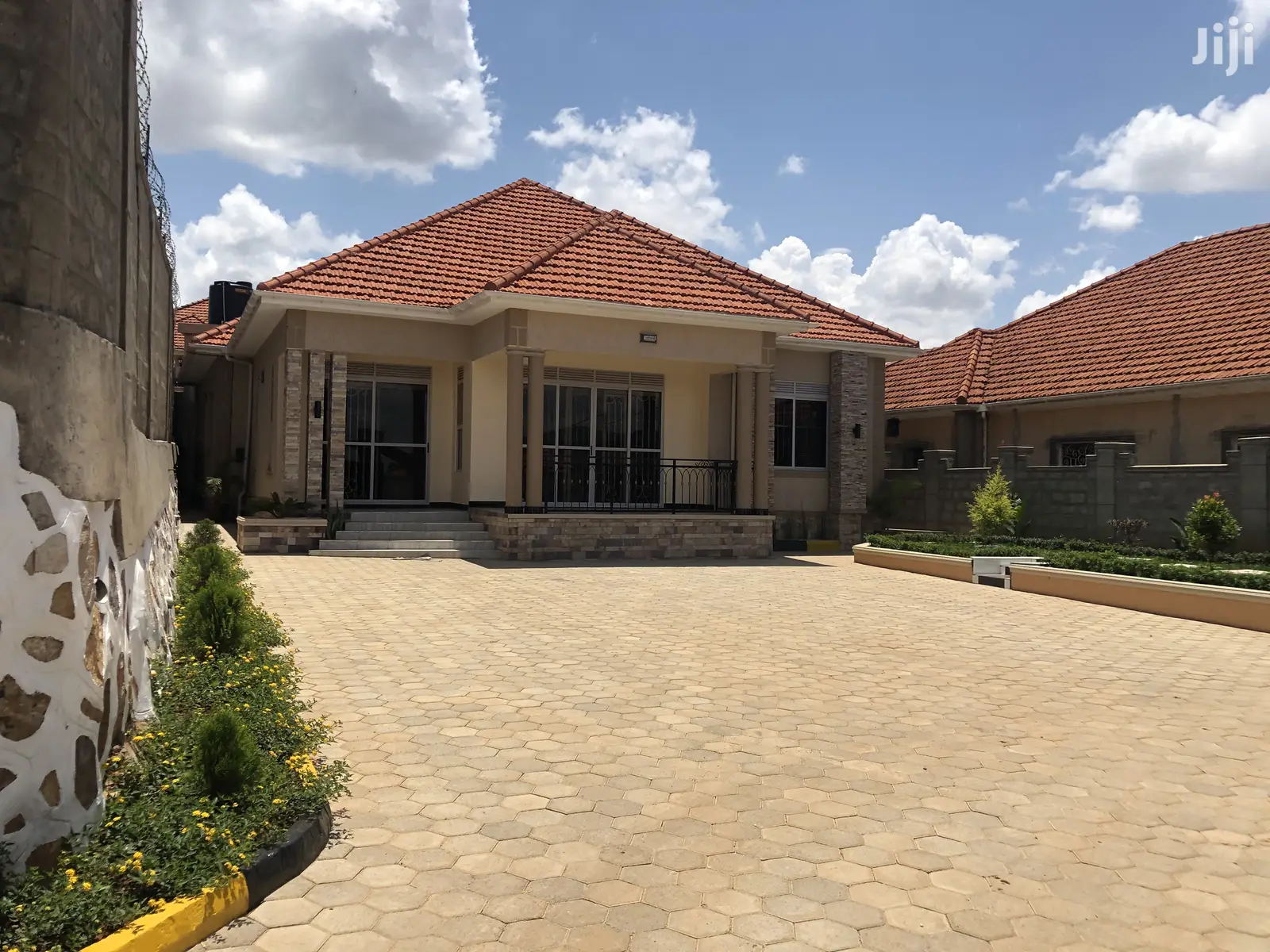 Kiira Classy Residence In Tarmack Area On Sell in Kampala