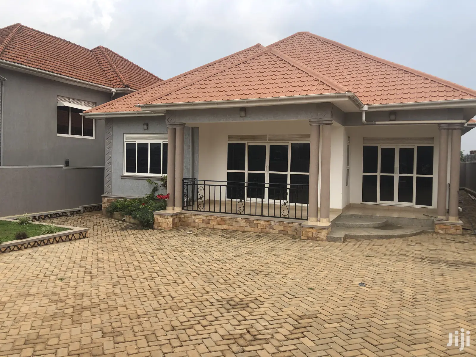 Kiira Beautiful Home With Compound on Sell in Kampala