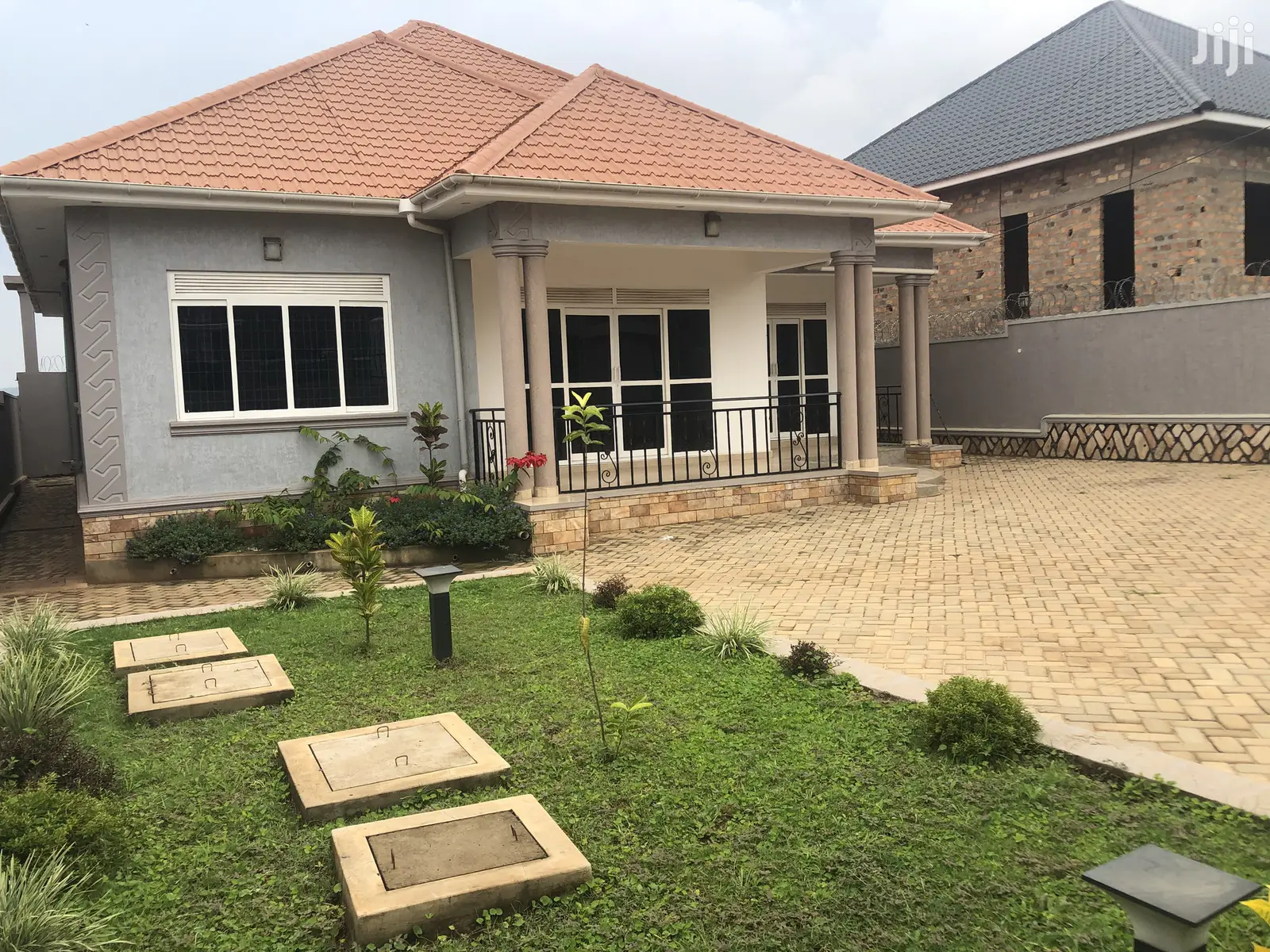 Kiira Beautiful Home With Compound on Sell in Kampala