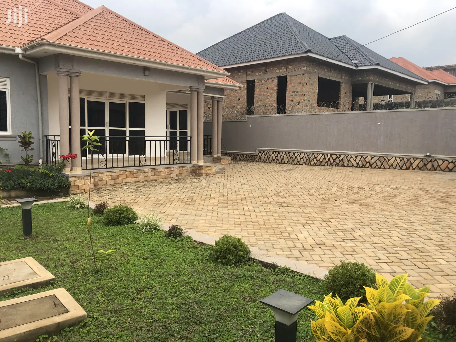 Kiira Beautiful Home With Compound on Sell in Kampala
