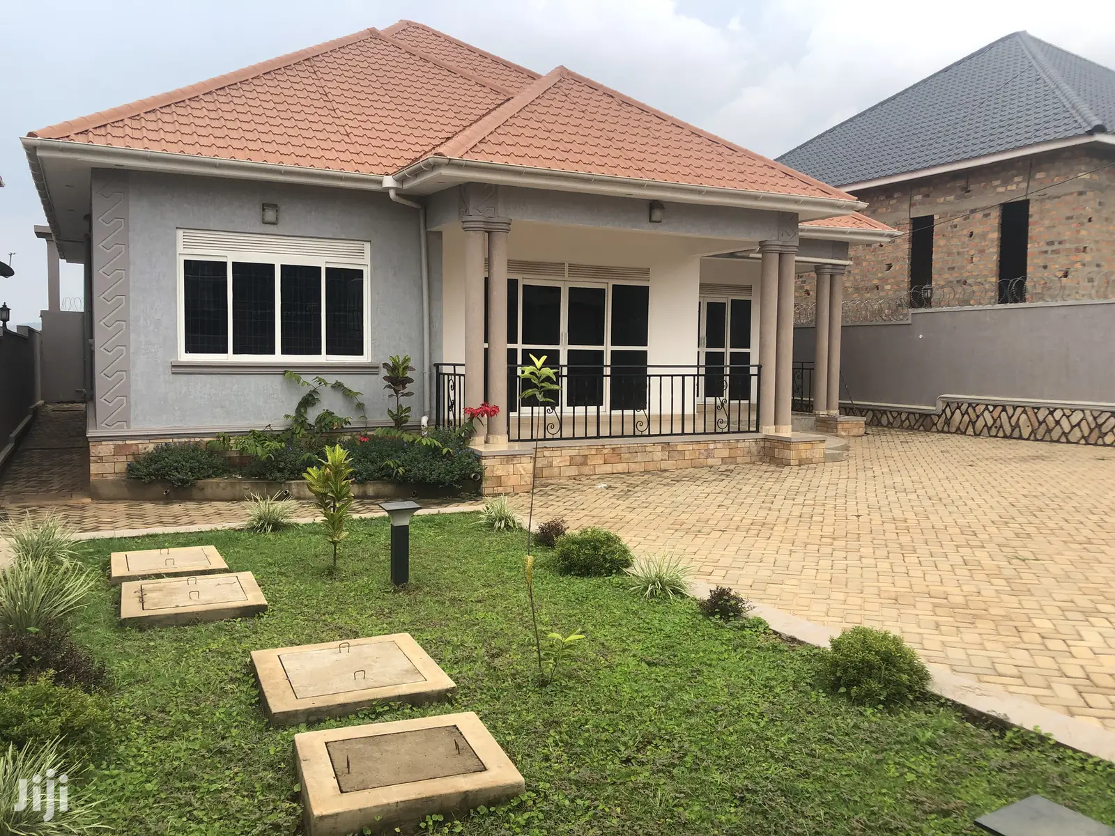 Kiira Beautiful Home With Compound on Sell in Kampala