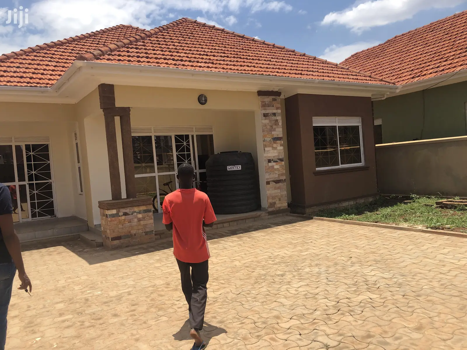 Decent House in Kiira on Sell in Kampala